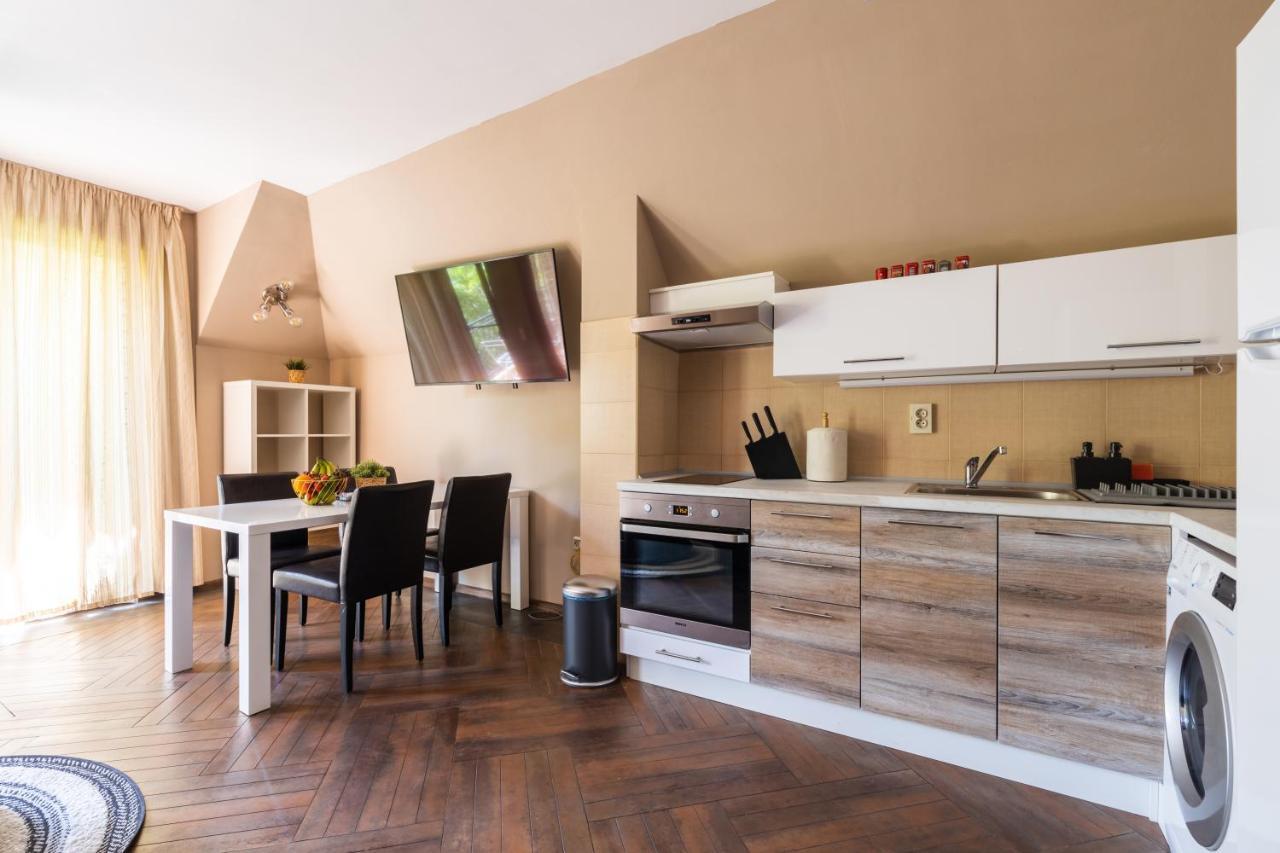 Quiet & Modern Maisonette Warna Exterior foto