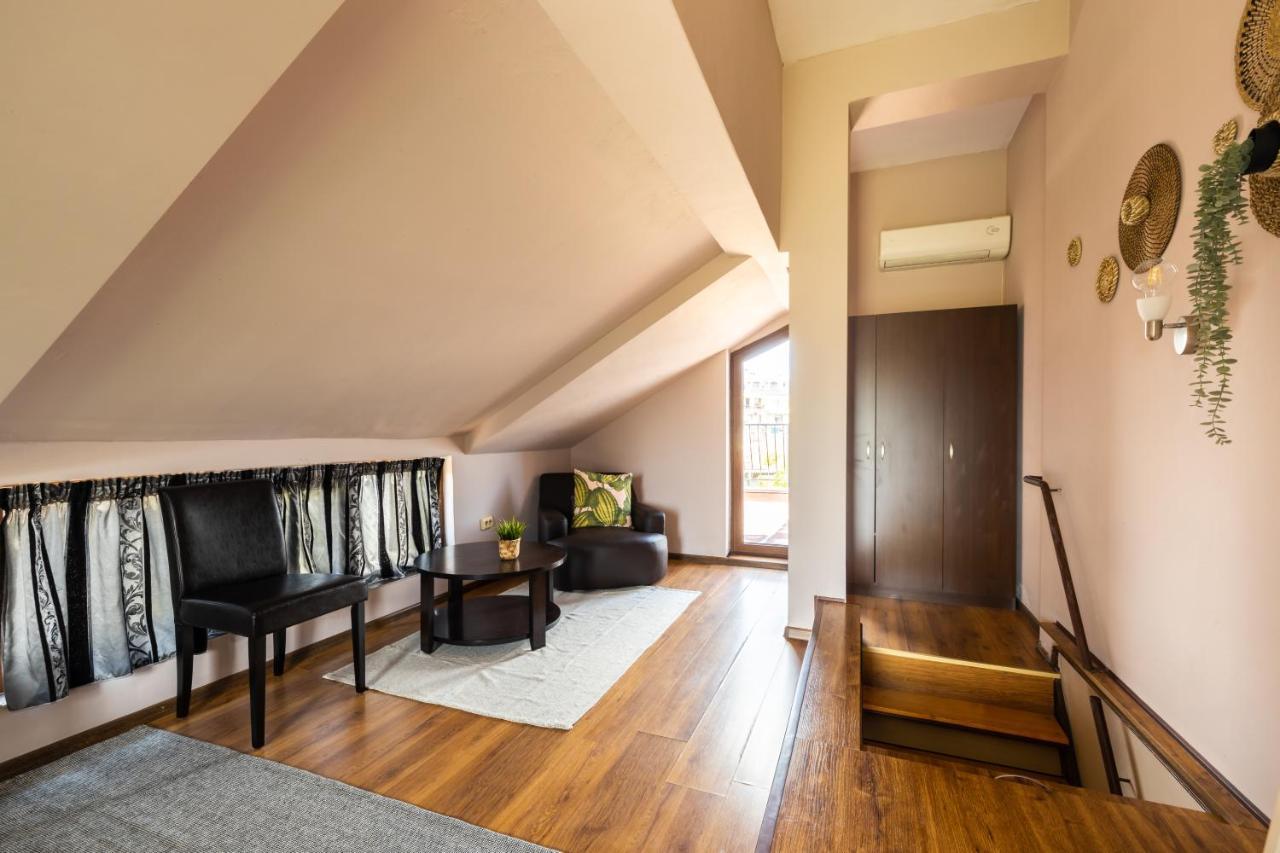 Quiet & Modern Maisonette Warna Exterior foto