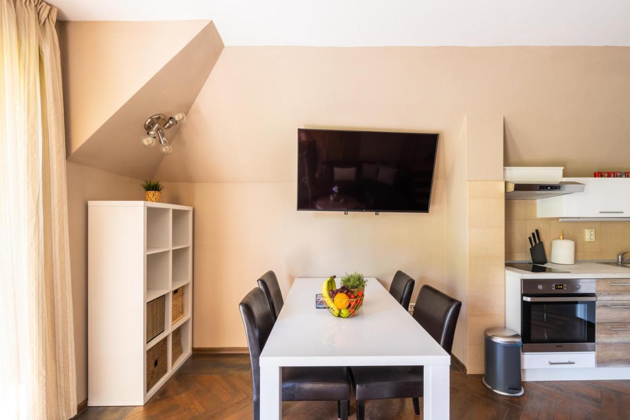 Quiet & Modern Maisonette Warna Exterior foto